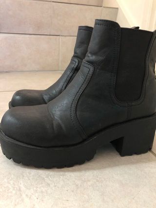 (Category: ) located in . Submitted by taylahjade10 (Listing ID 250420318, Image 1). Description: .