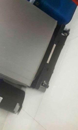Refrigerator & washing machine adjustable stand