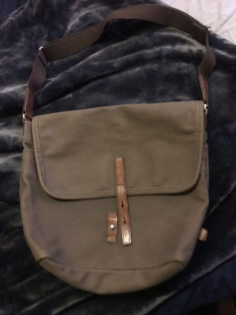 Agnes B Voyage Messenger Crossbody Bag Small Authentic Men S