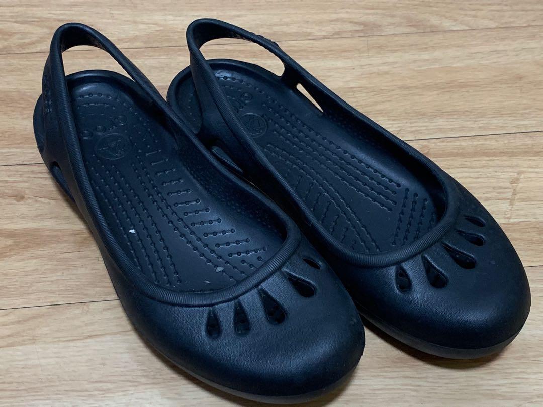 crocs school shoes