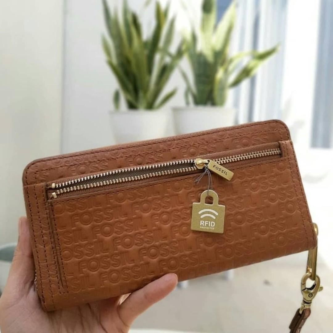 Fossil logan zip outlet around wallet