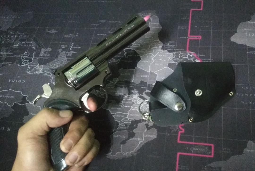 Korek Gas Pistol Revolver Skala 1 1 Mirip Asli Antik Lainnya Di Carousell