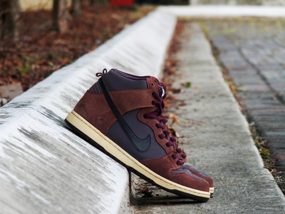 Nike sb dunk high marron sales