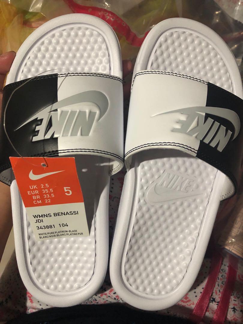 nike slippers size 5