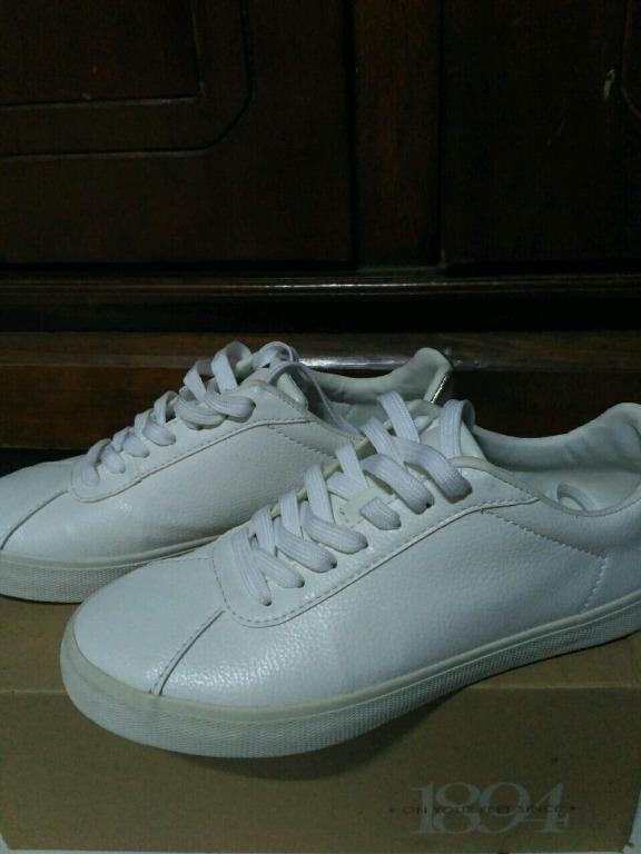 Sneakers best sale putih h&m