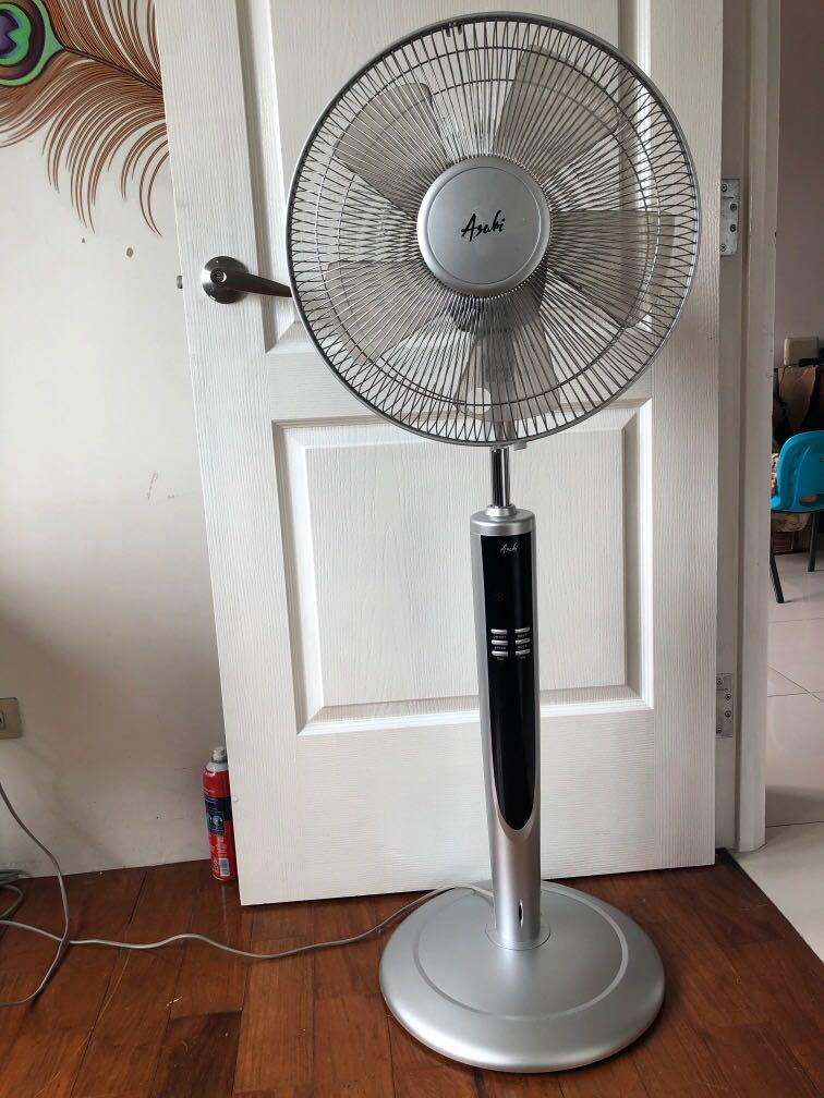 Asahi Electric Fan w remote, Furniture & Home Living, Lighting & Fans