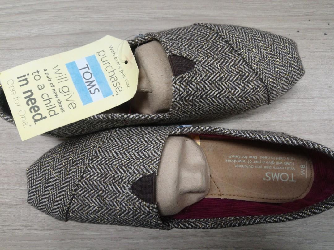 Bn Toms Shoes Women S Fashion Shoes Flats Sandals On Carousell