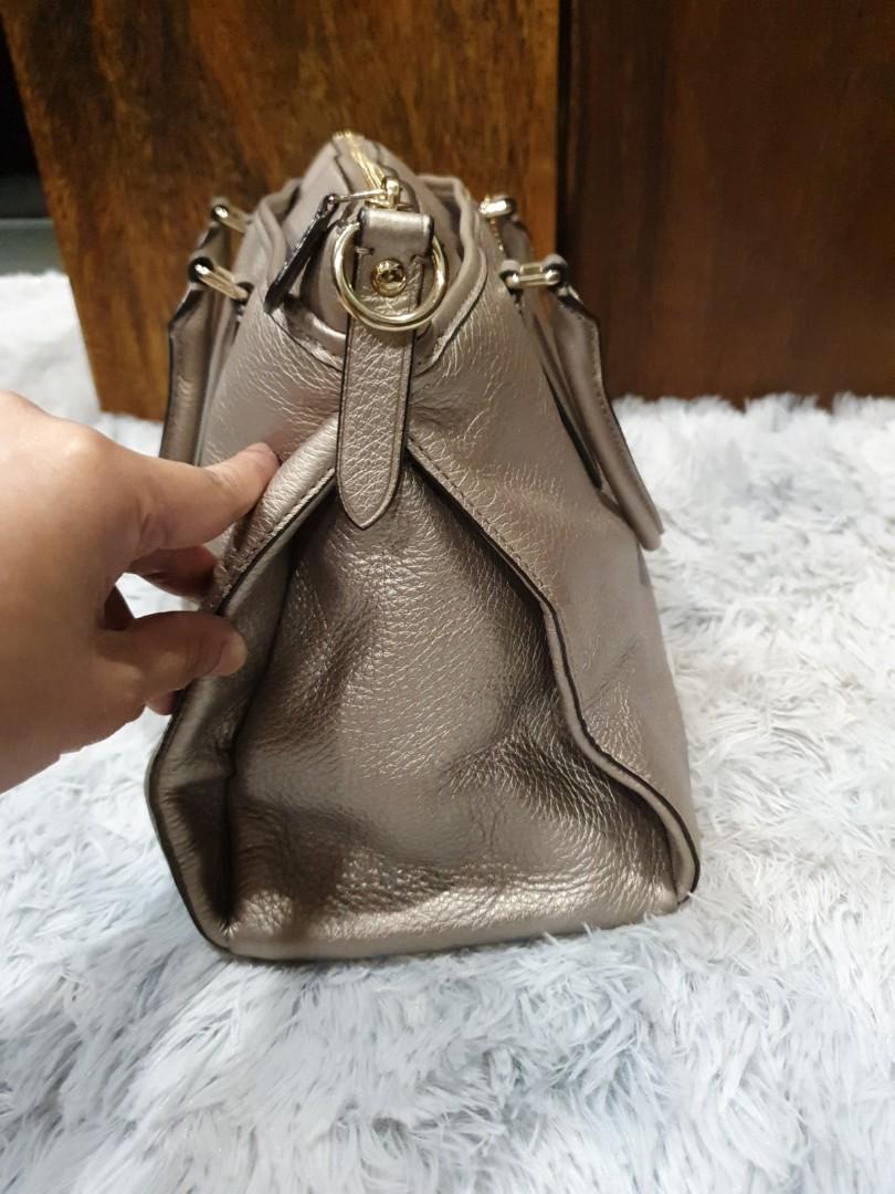 Soft leather coach purse hot sale