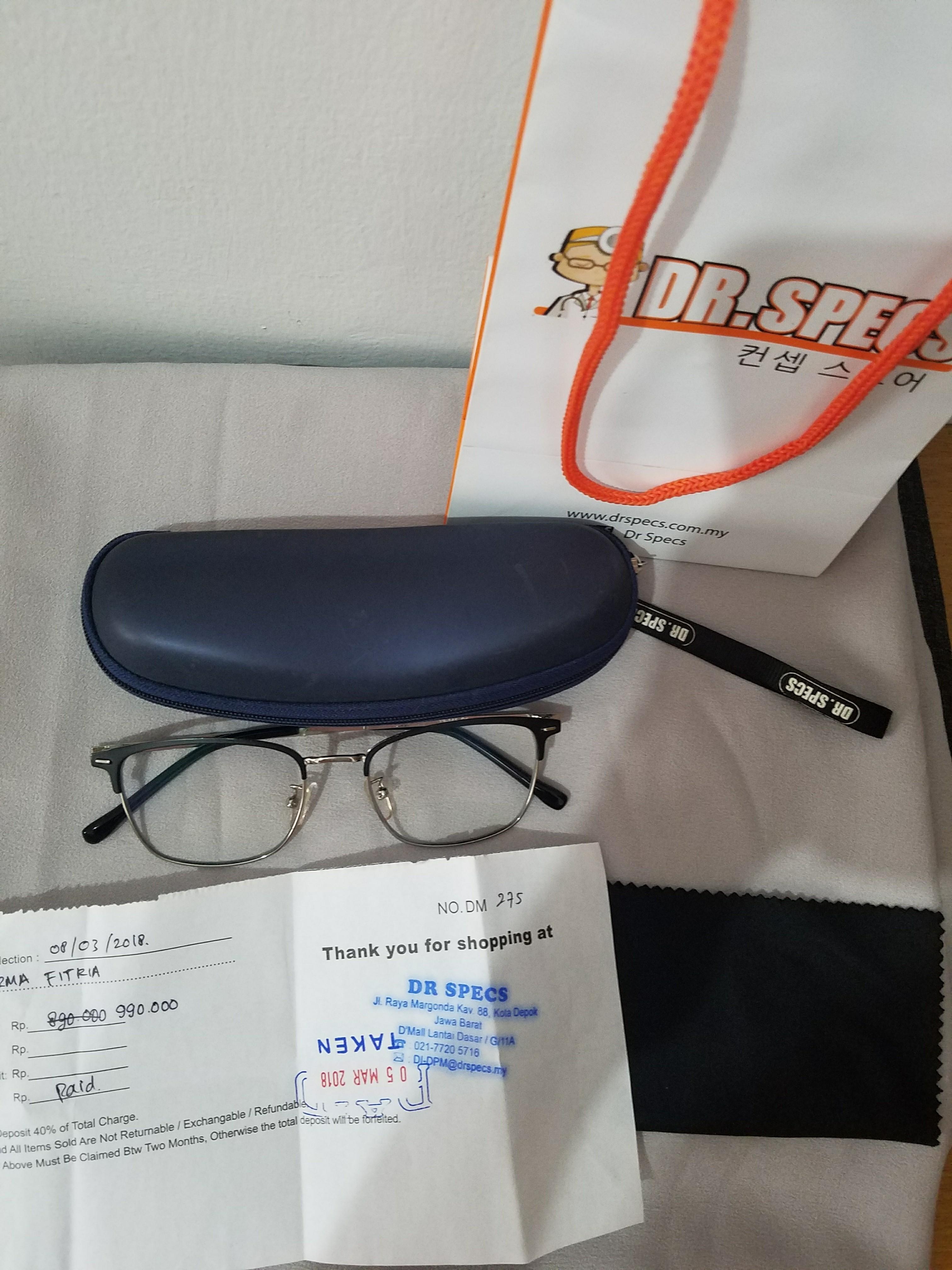Kacamata Dr.specs, Fesyen Pria, Aksesoris, Kacamata di Carousell