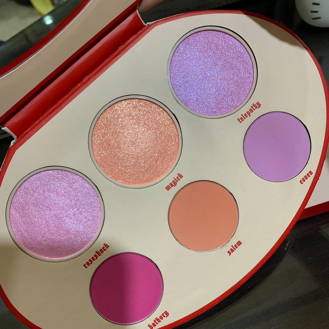 Kat Von D Fetish blush and highlighter palette (Category: Makeup) located in Quezon City. Submitted by caryscornermnl (Listing ID 250664041, Image 3). Description: .