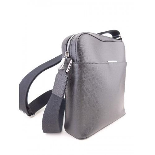 Anton pochette 2025