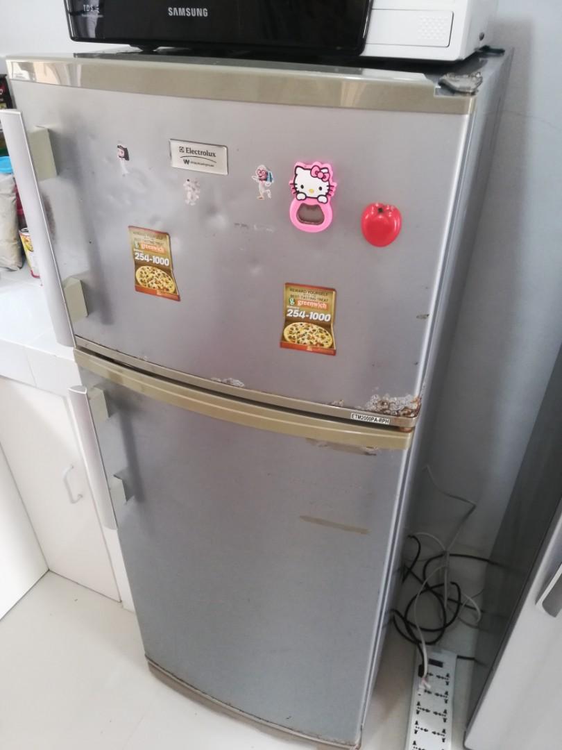 Old refrigerator, TV & Home Appliances, Kitchen Appliances