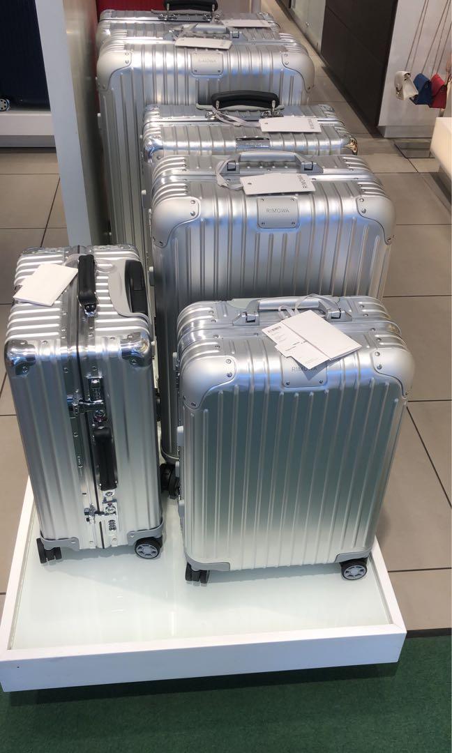 RIMOWA - Argentina, Paraguay, Nepal, India, USA, Russia, China, Singapore,  Costa Rica  to name but a few! After 20 years of traveling the world  with his classic RIMOWA Topas Markus K.