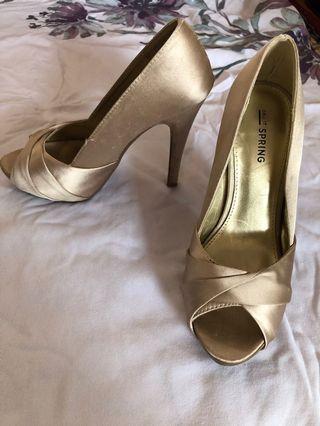 Beige/golden silk heels