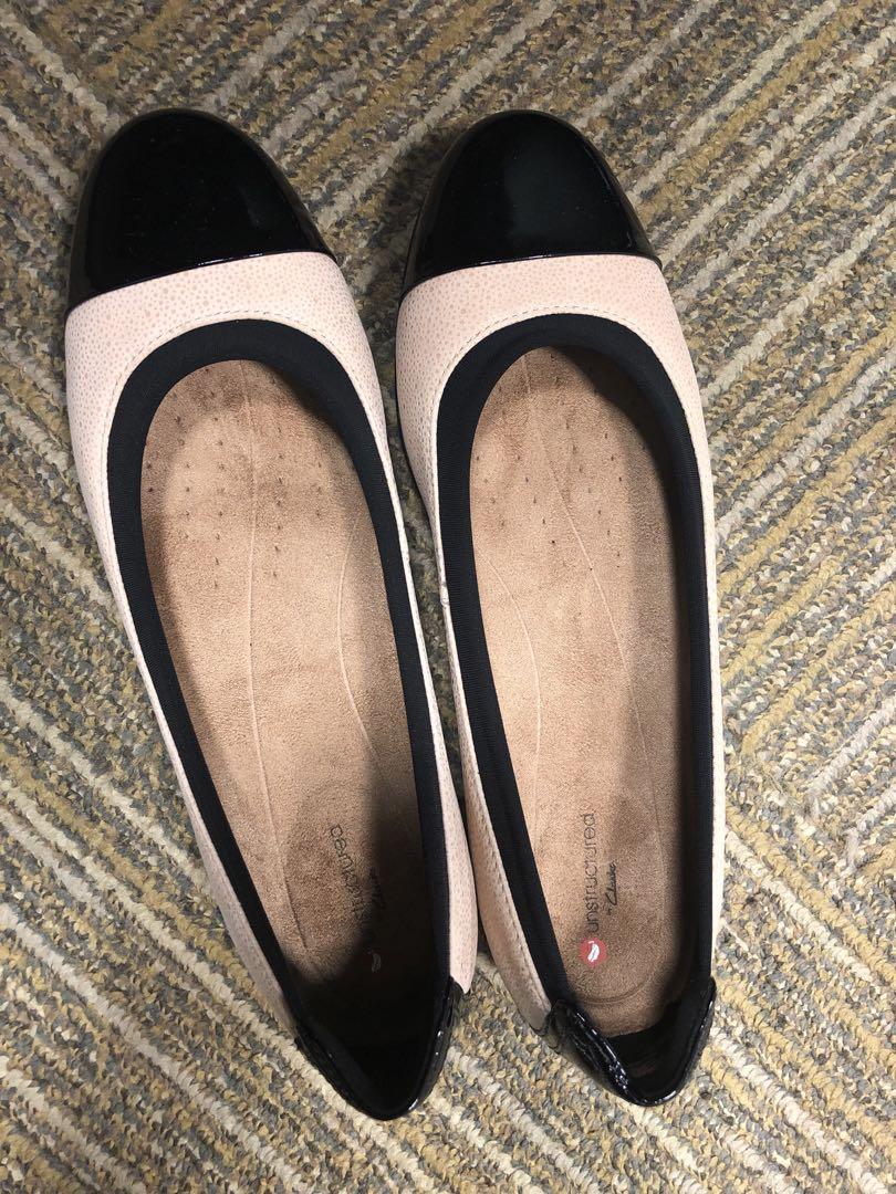 NEGO Clarks Women s Neenah Garden Ballet Flat Old2Cash Women s