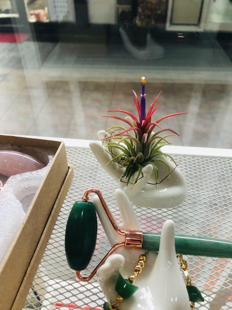 Authentic Jade/ Rose Quarts Stone roller (Category: Face Care) located in Paranaque City. Submitted by FLess.ph (Listing ID 250763123, Image 3). Description: Authentic Jade/ Rose Quarts stone roller!! Guaranteed Authentic stones or your money back!! Php 1,299 only comes with a box and A pouch.