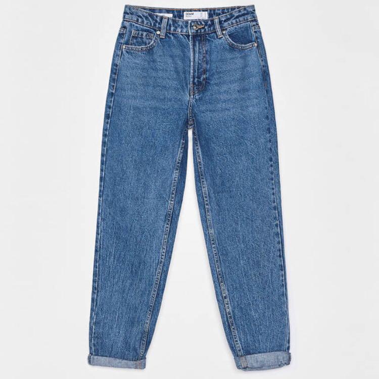 Bershka High Waist Mom Jeans, Fesyen Pria, Pakaian , Bawahan di Carousell