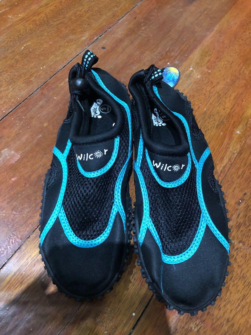 aqua shoe brand