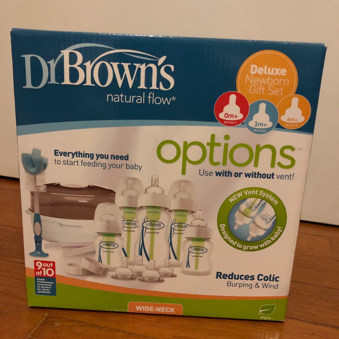 Dr brown's deluxe hotsell newborn gift set