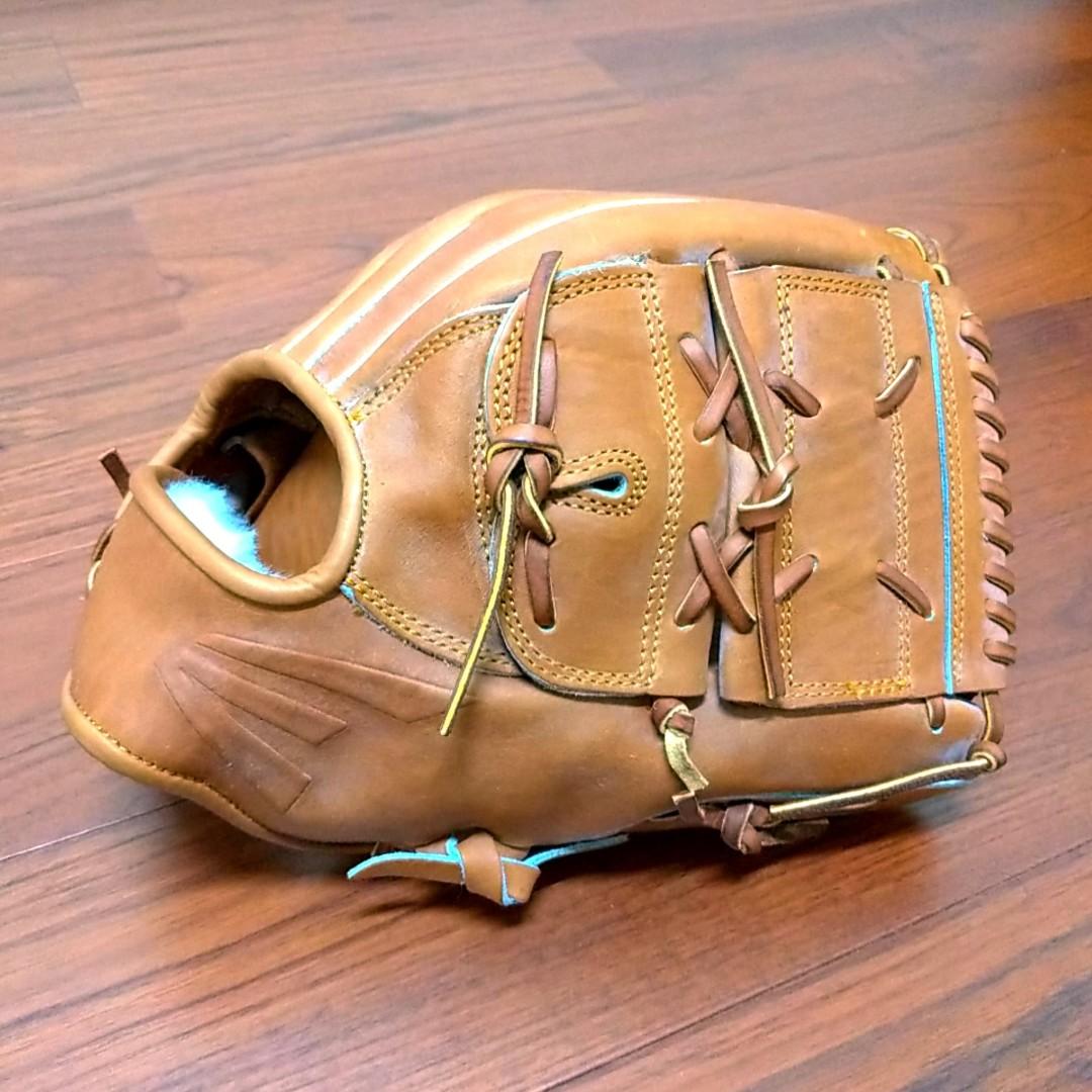 Easton small batch gloves 2025
