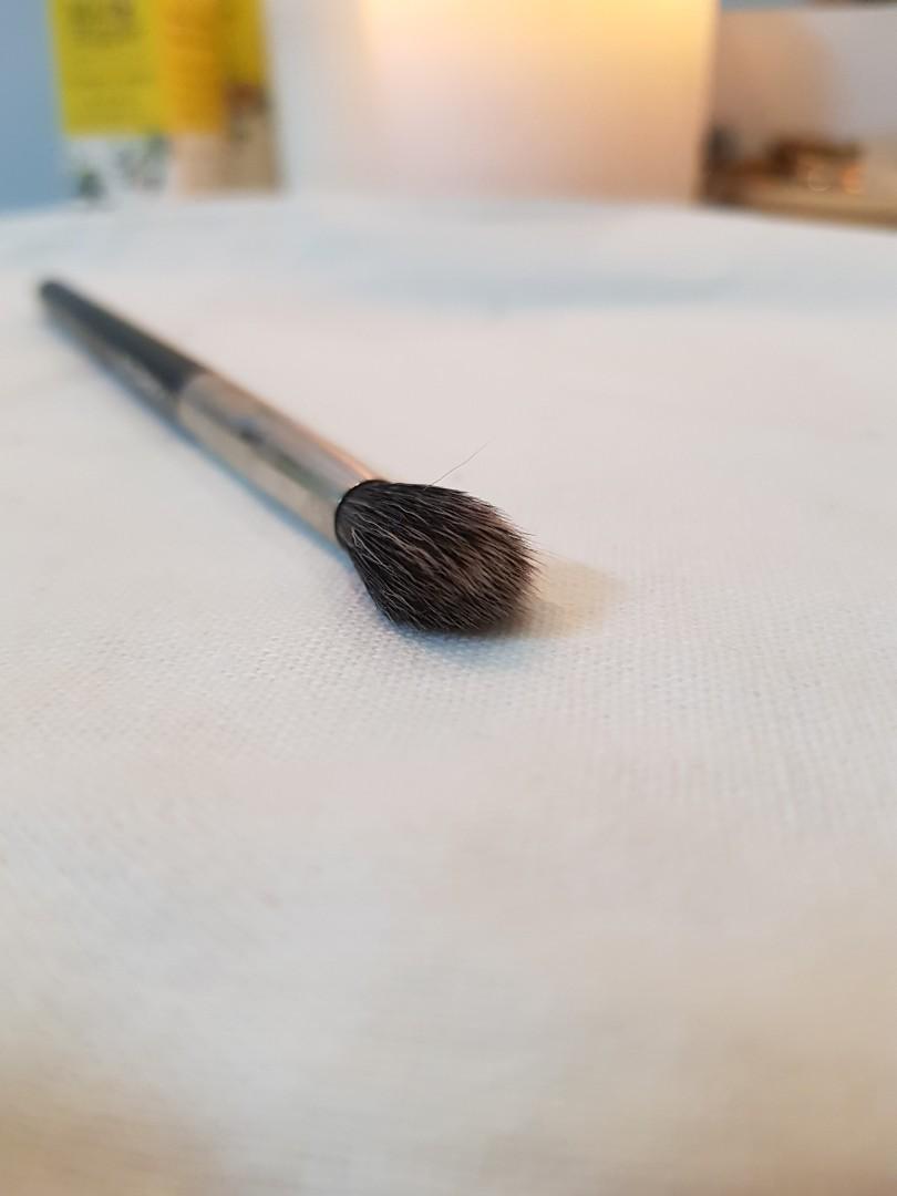 Mac 286 S brush (Category: Makeup) located in Quezon City. Submitted by thelushclosetph (Listing ID 250749977, Image 2). Description: Bought for 2,000.00 Well taken care of, always sanitized with pure cosmetic grade alcohol.
