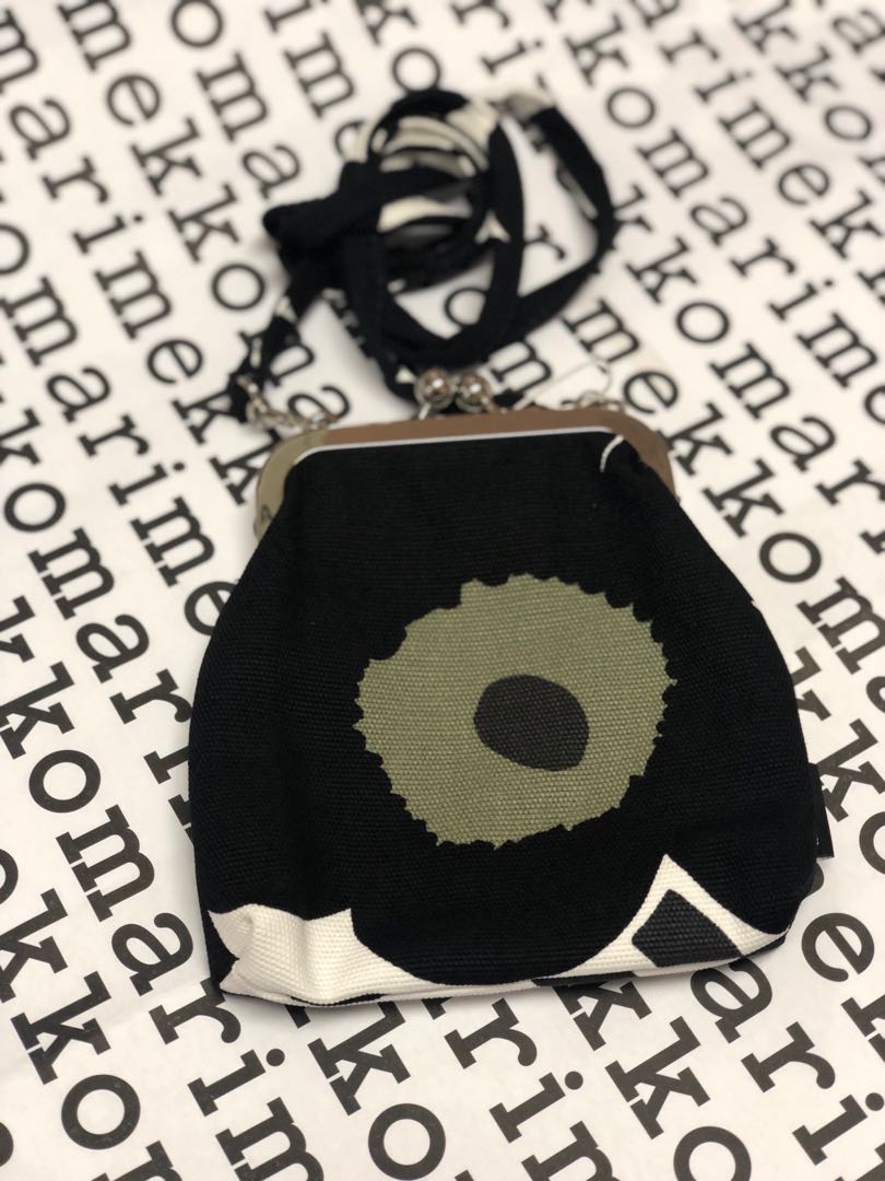 Marimekko Roosa Pieni Unikko 斜咩布袋, 女裝, 手袋及銀包, Tote Bags