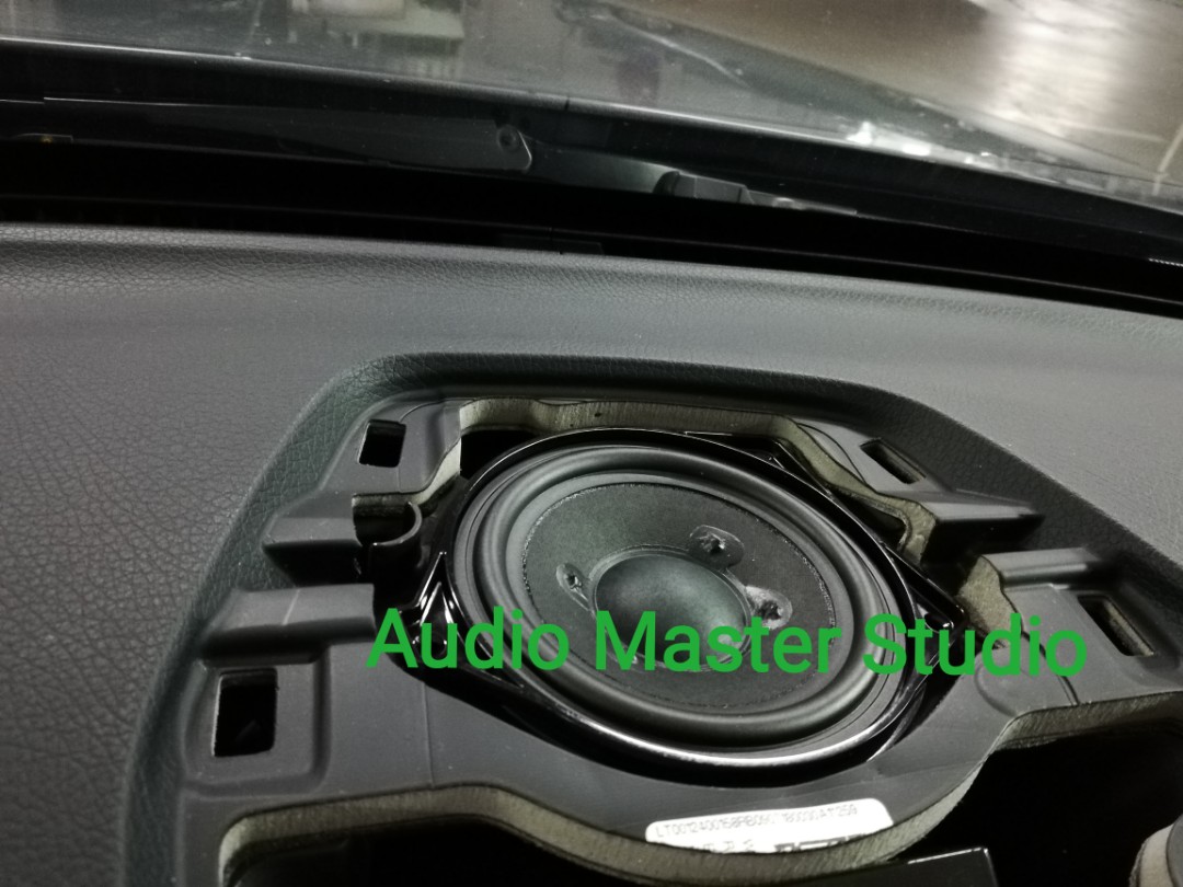 Burmester subwoofer hot sale mercedes