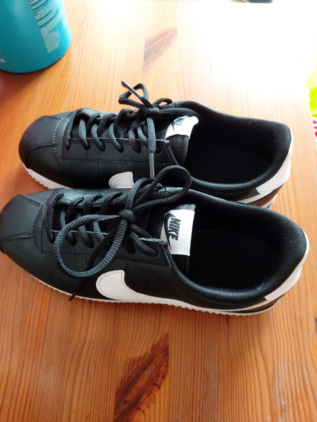 womens black nike jordans