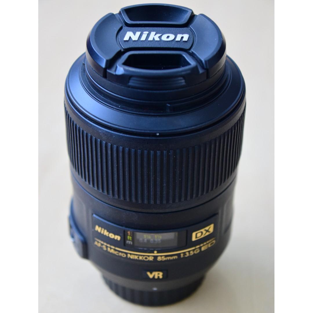 Nikon AFS DX Micro Nikkor 85mm F/3.5G ED VR Macro Lens in Nearmint