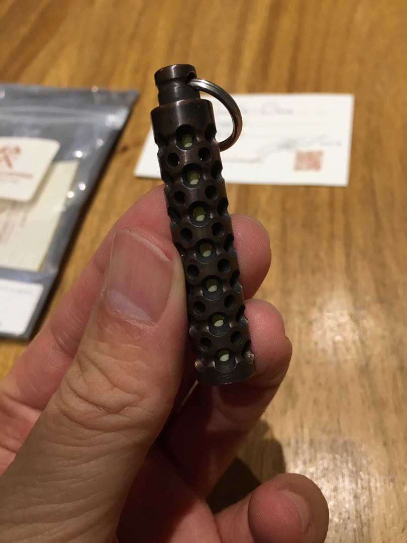 Tritium lantern (yellow) & copper EDC, 男裝, 鞋, 鞋墊及飾物 Carousell