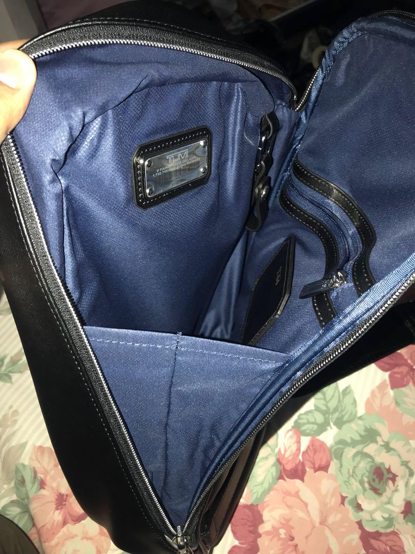 tumi arrive massena sling