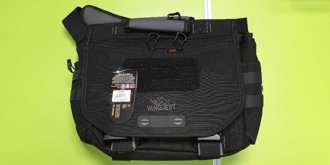 Spyderco best sale messenger bag