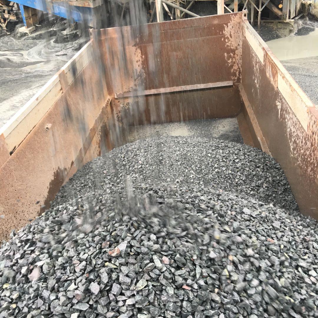 Gravel S1 Sub Base Coarse White sand Hauling of Debris Waste