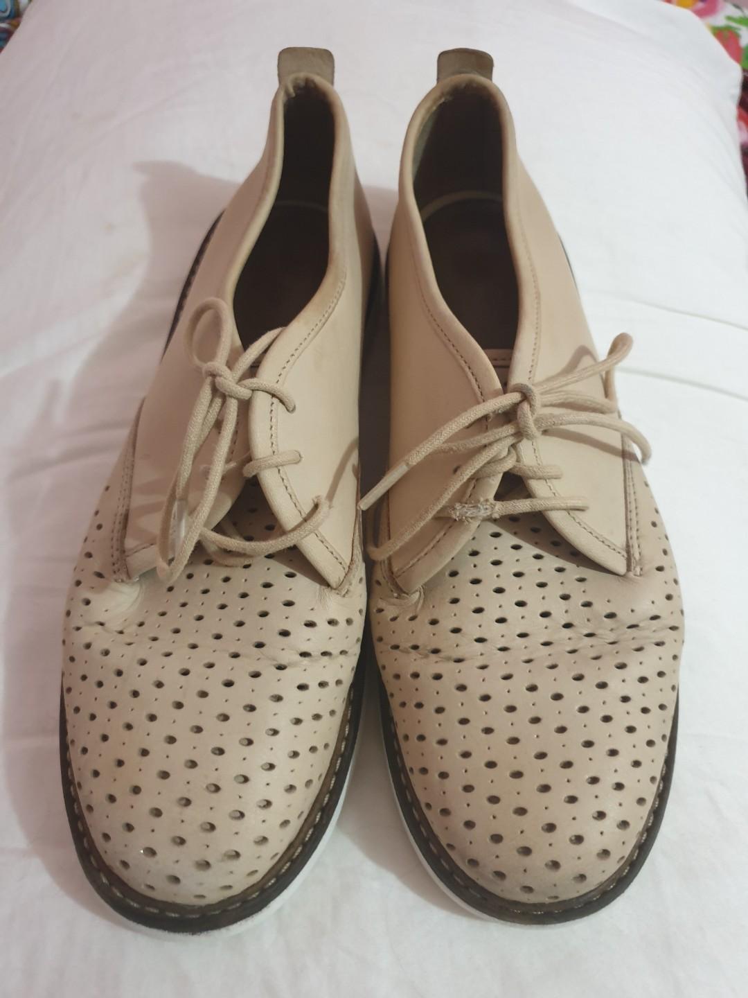 clarks women's derby shoes