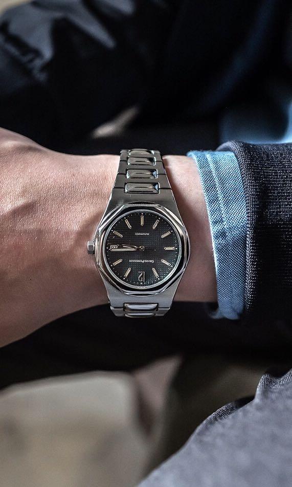 Neo Vintage Girard Perregaux Laureato 8010 Luxury Watches on