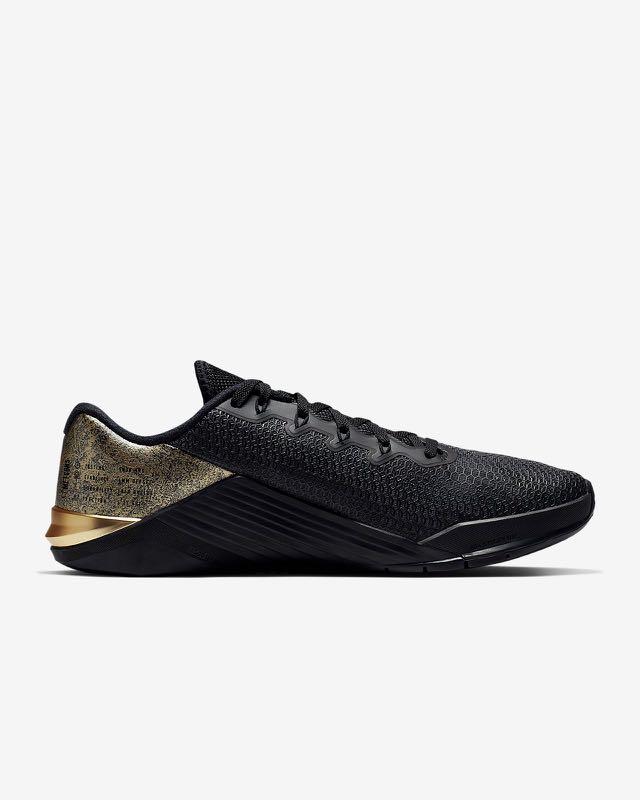 nike metcon 5 black gold