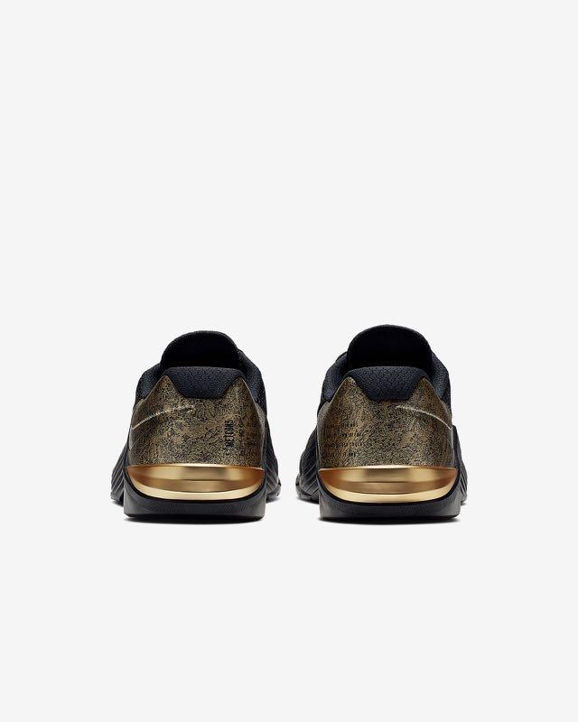 armario A bordo sopa Nike Metcon 5 Black x Gold, Women's Fashion, Footwear, Sneakers on Carousell
