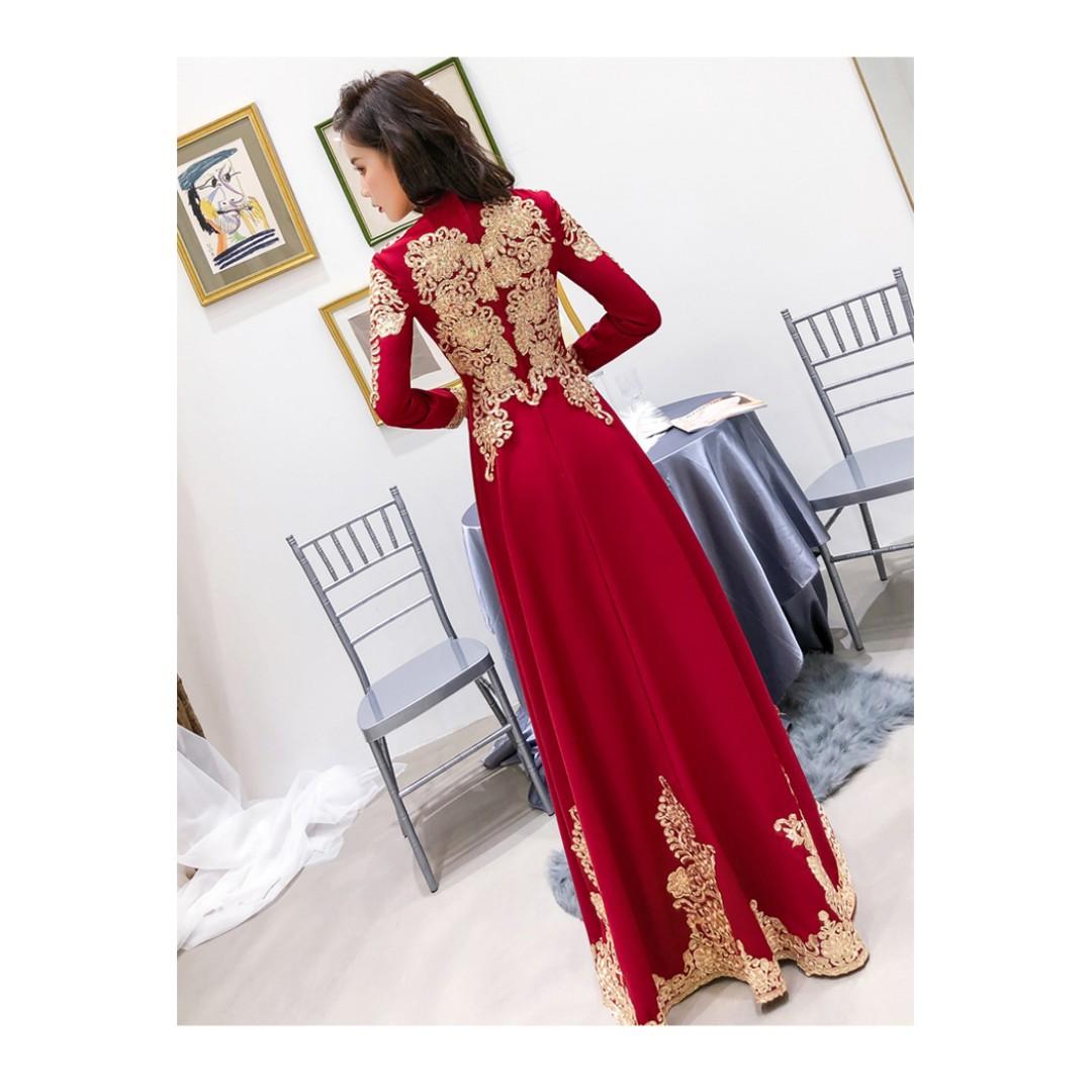 Gold long gowns hot sale with sleeves