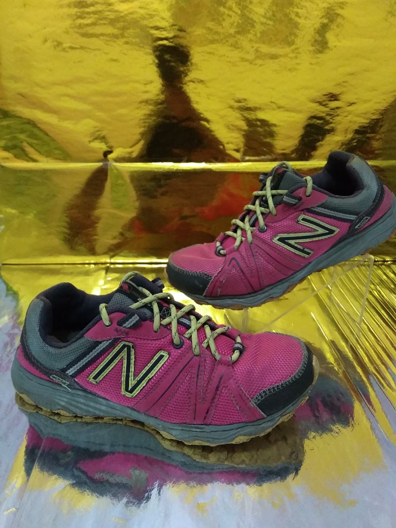 Sepatu New Balance Hiking size 36,5 