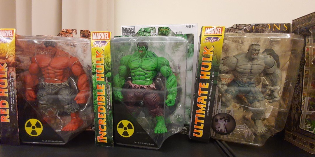red hulk and green hulk toys