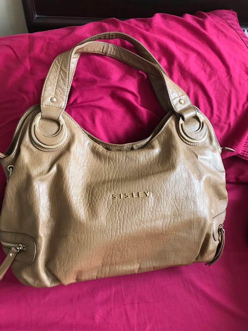 Sisley shoulder bag (Category: Luxury Bags & Wallets) located in San Juan City. Submitted by bhingo (Listing ID 250947191, Image 1). Description: .