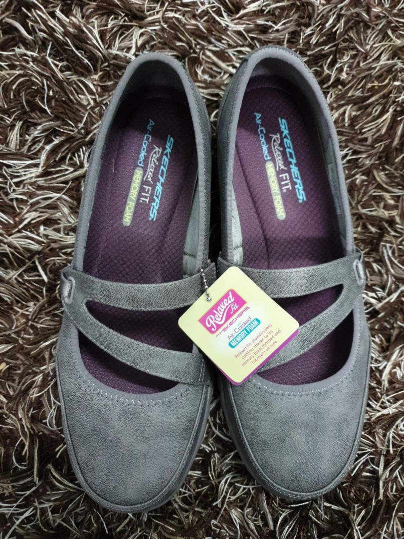 Skechers Relaxed Breathe - Calmly, Women's Fashion, Footwear, Flipflops and Slides on Carousell