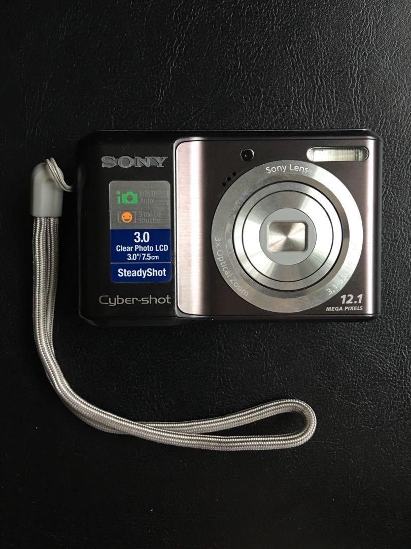 Sony Cybershot DSCS2100 Digital Camera (AA batterypowered) 