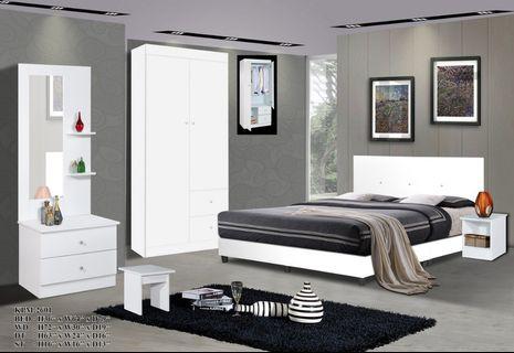 Q Bed Room Set