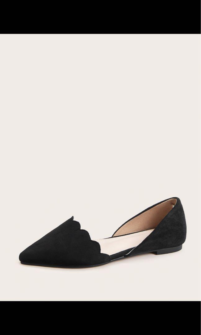 Brand New Scallop Velvet Flats, Women's Fashion, Footwear, Flats on