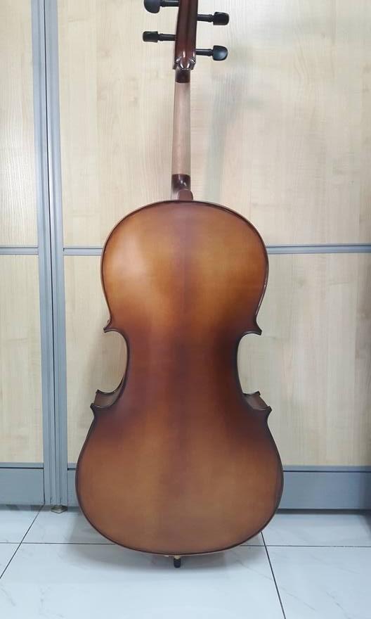 Solid wood Cello (Category: Musical Instruments) located in San Juan City. Submitted by declutter1990 (Listing ID 251107596, Image 3). Description: Crescent Cello Solid maple wood Includes bow, rosin, padded case. boxwood fittings Price: 27500 FIXED PRICE Please see feedback in photos from some of our buyers.