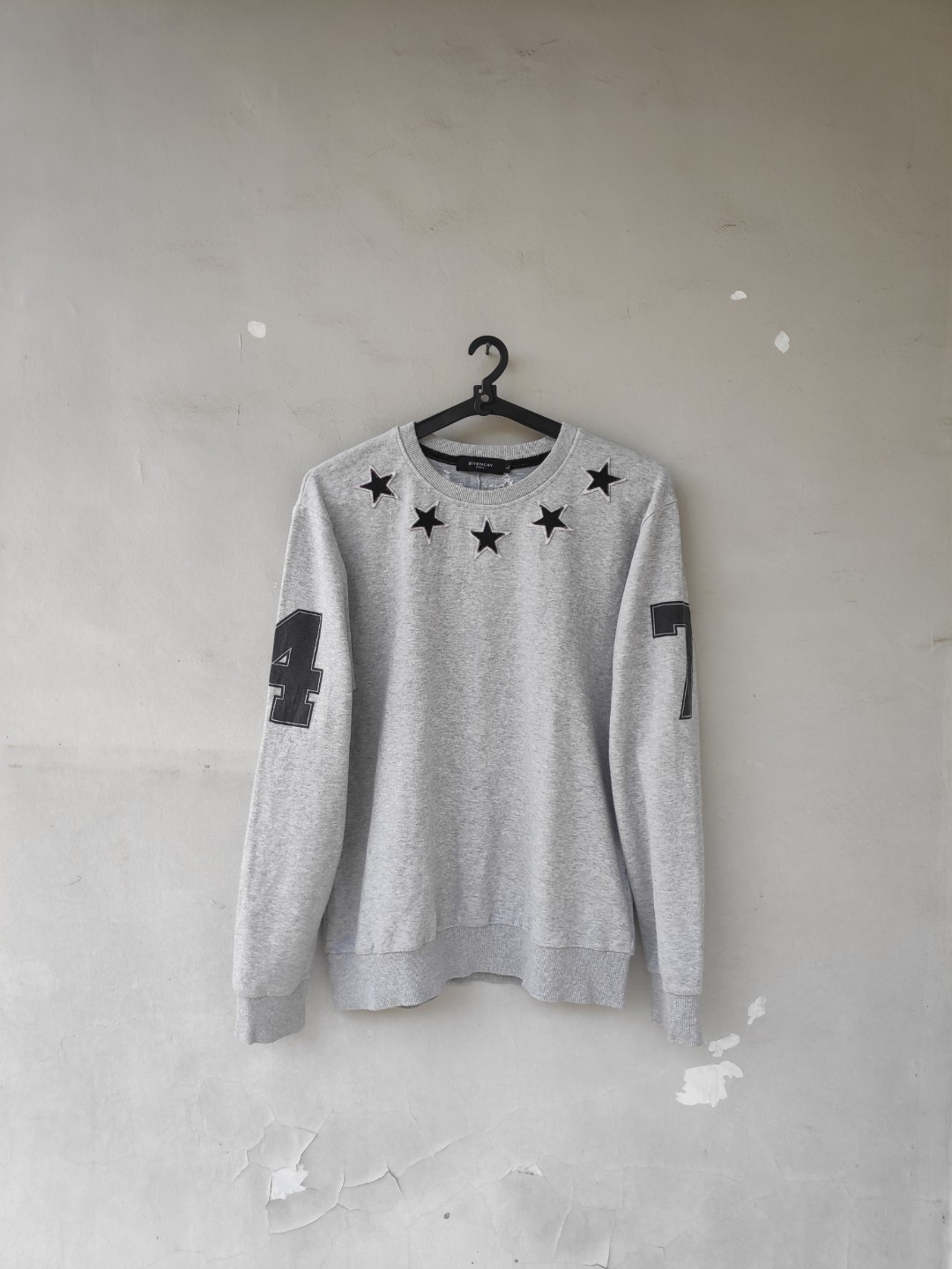 crewneck givenchy
