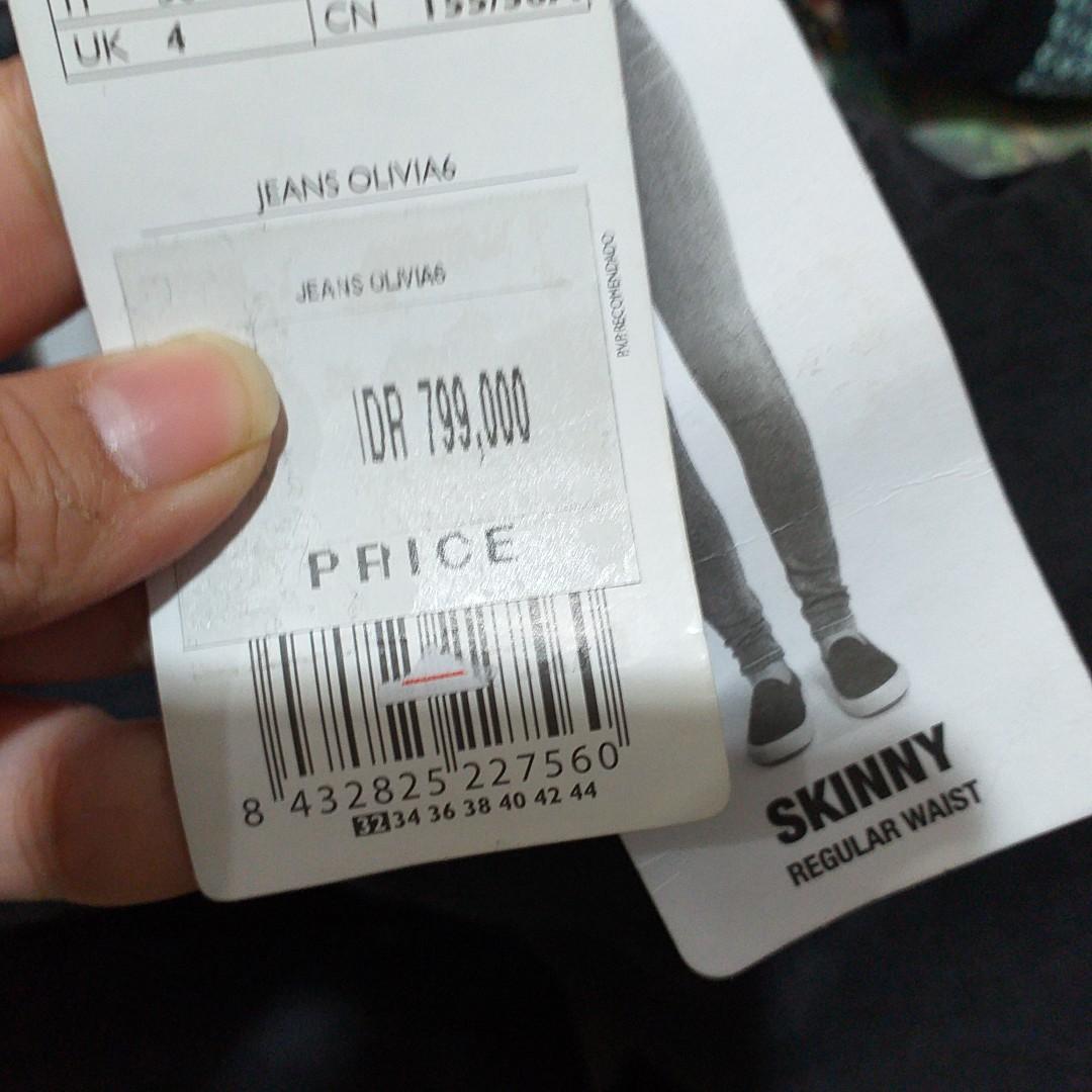 Mango Olivia Skinny Jeans, Fesyen Wanita, Pakaian Wanita, Bawahan di  Carousell