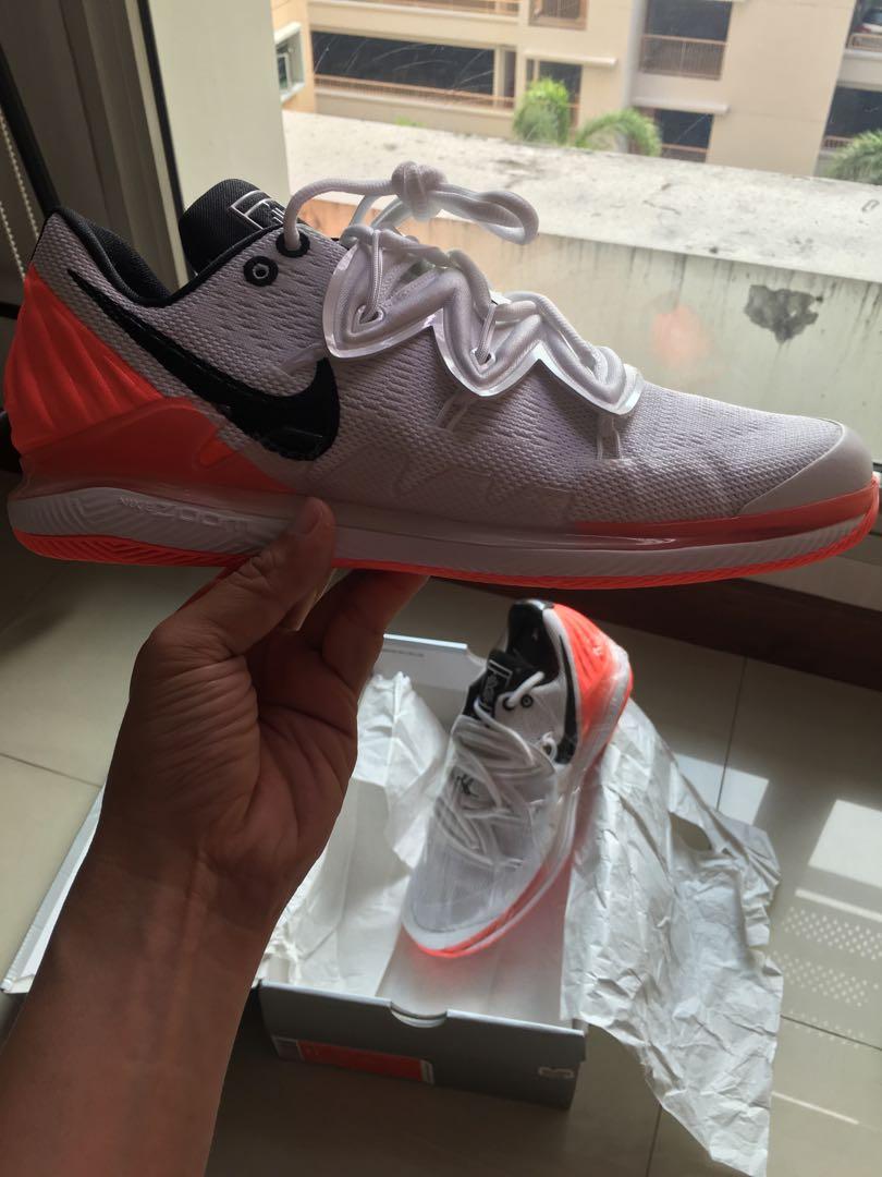 nikecourt air zoom vapor x kyrie