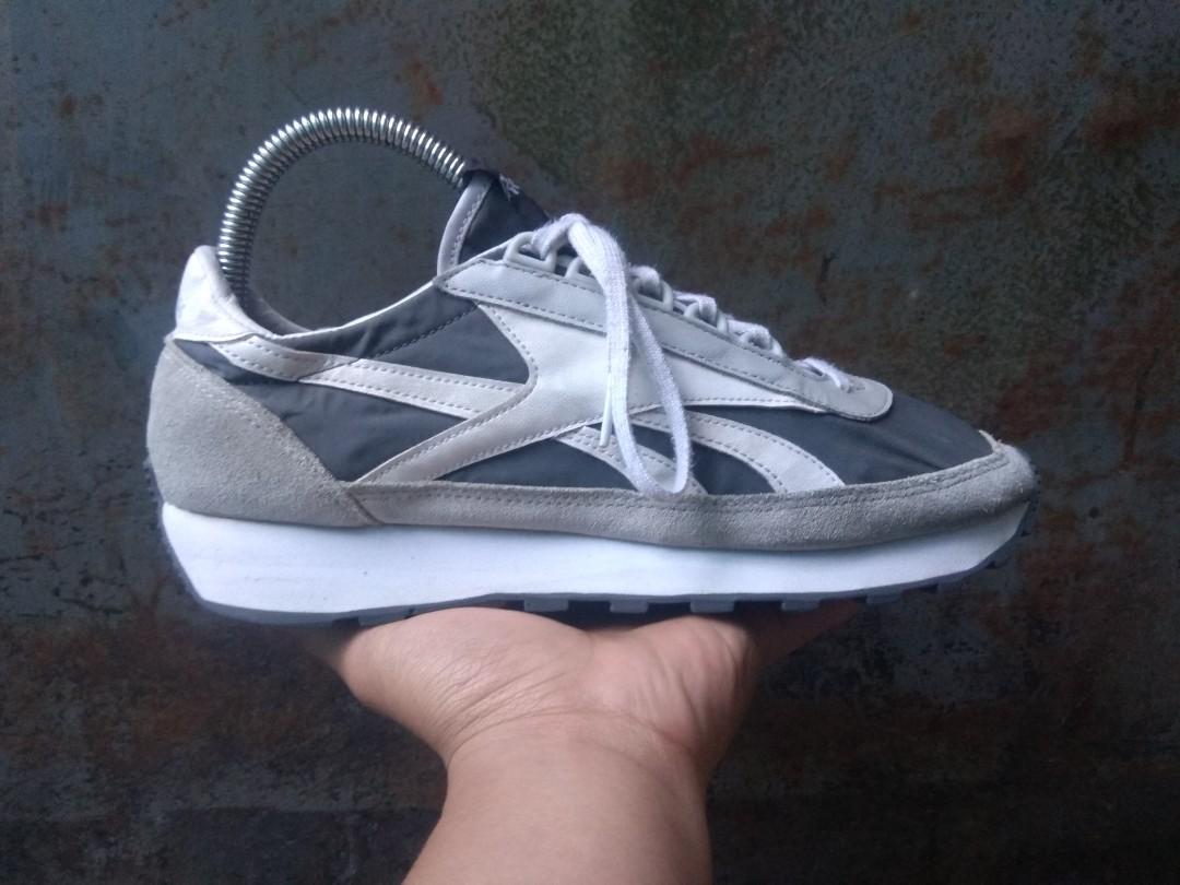 reebok aztec original